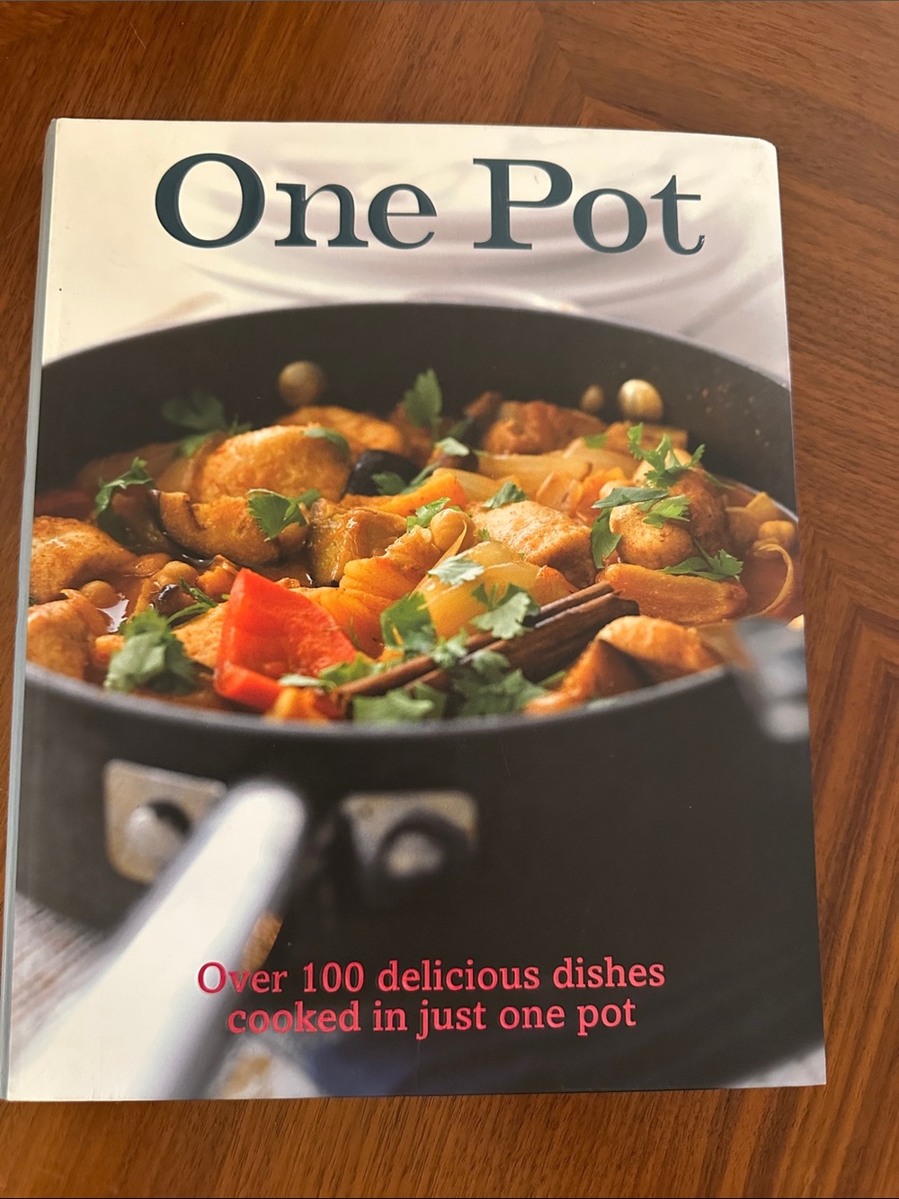 One Pot Cookbook | 100+ Easy One-Pot Meals | Softcover | Very good condition